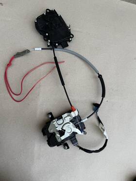 505604000 Alfa Romeo 17-24 Stelvio Trunk Lift Tailgate Power Lock Latch Actuator Oem