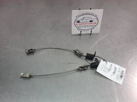 181.am1506 American Motors 2006 Hummer H2 Hood Limiting Straps / Stops - Oem