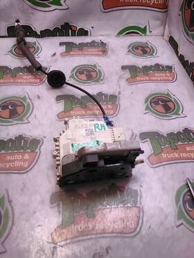 181.au1d15 Audi A3 2015 Keys/latches/locks 2830878