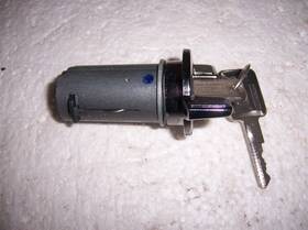 Cp86-6102 Auveco Cp1085 Ignition Switch And Keys Chrome Wo Bolt 70-78 New