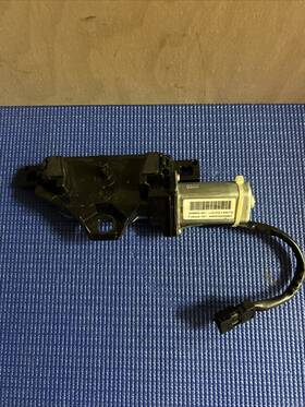 181.bm1y06 Bmw 05-07 750i Trunk Boot Lid Lock Catch Motor Oem Us7014872