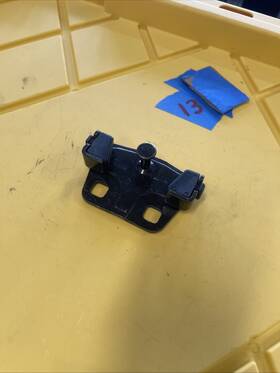 51241960859 Bmw 1960859 E36 328i 320i 318is 325i M3 Trunk Lock Catch Bracket