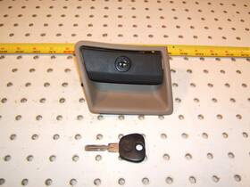 716.1ll Bmw 51.16-1928 716.1 1992 735i Tan Glove Box Oem 1 Lock And Working Key