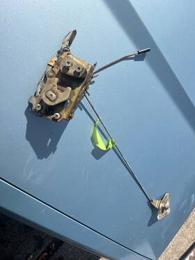 51211842254 Bmw 1977-1983 E21 320i Coupe Left Door Lock Latch Catch Driver 3-series Oem