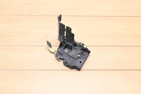 51211922846 Bmw 1984-1993 E30 318 325 M3 Front Right Passenger Door Latch Lock Hatch Oem