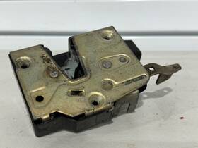 51211924788 Bmw Door Latch Lock Right Passenger E30 318i 325i 325ix 84-90 Oem