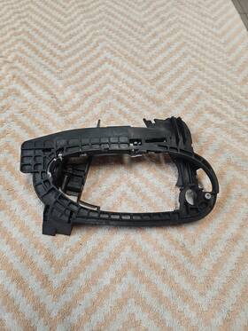 51217126989 Bmw E65 E66 7-series Right Front Pas. Ext Door Handle Carrier Frame W Catch Oem