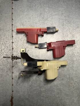 51261394367 Bmw E30 Lock Actuator Set 2 Doors And Gas Tank