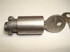 40487 Briggs & Stratton Spare Tire Lock And Keys 26 27 28 29 30 31 32 33 34 Dodge Reo White Trucks