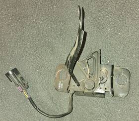 22869543 Buick 84068582 2012 - 2017 Verano Front Hood Latch Lock With Wire Oem