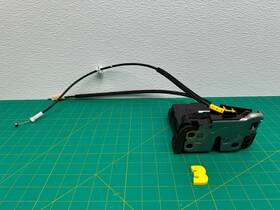 13590492 Cadillac 13-17 Xts Front Right Passenger Door Lock Oem