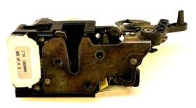 16636099 Cadillac 97-03 Deville 05-11 Sts Left Front Driver Door Latch Lock Oem T16