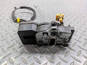 R15896624 Cadillac 2010 - 2014 Oem Escalade Esv Front Right Driver Side Door Latch Lock