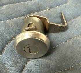 33474 Chevrolet 1967-1972 Chevy Gmc C/k Truck Rh Door Lock Cylinder Original Vintage