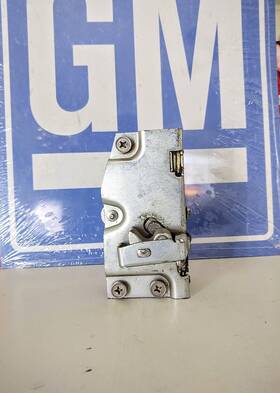 3684167 Chevrolet 1947 - 51 Chevy / Gmc Truck Left Door Lock Latch Used