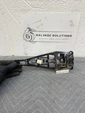42527449 Chevrolet 2010-2022 Chevy Cruze Trax Buick Rear Right Door Handle Bracket Oem 8-118