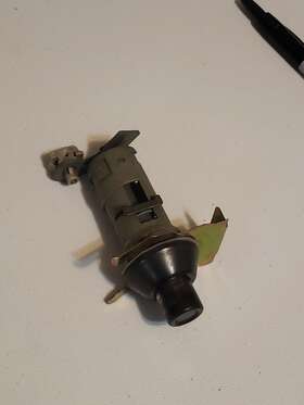88956700 Chevrolet 2002-2006 Gmc Envoy Trailblazer Rear Door Lock Cylinder Assembly Used