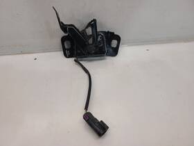 181.gm8l17 Chevrolet Truck 2017 Equinox Lt Front Hood Latch - Power