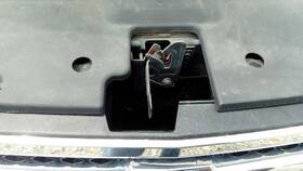 181.gm8x07 Chevrolet Truck Hood Latch Fits 07 Silverado 1500 Pickup 316734
