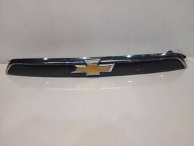 195.gm8l17 Chevrolet Truck 2017 Equinox Tail Finish Panel With Power Gate Handle And Lights