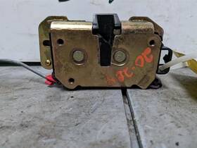 181.ch8605 Dodge Truck Rear Decklid Trunk Latch Lock 2005 Caravan