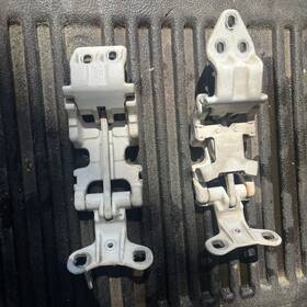 68329062aa Dodge Trucks 14-24 Ram Promaster 2500 Rear Right Back Door Hinge Oem White
