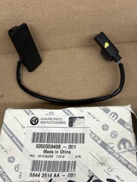 68442614aa Fiat Oe For 500e 2024 Rear Liftgate Latch Release Switch