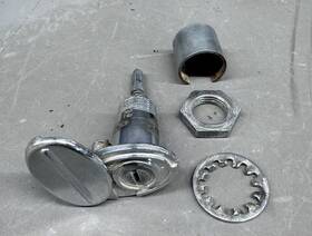 C1ab-6243516-b Fomoco 1961 1962 Ford Galaxie Trunk Lock Deck Lid Cylinder Bezel Nut Skyliner Starliner
