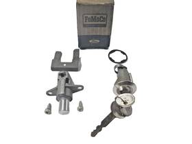 C8zz-6543507-a Fomoco Ford Nos 68 Mustang Trunk Lock And Non Locking Glove Compartment Set