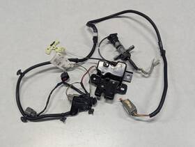 4r3t19b516-akg2818 Ford 2005-2007 Mustang Trunk Latch Lock With Key And Wiring
