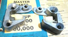 B9sb-6322008-a Ford Nos 1956-1957 Thunderbird 1956 Fairlane Door Striker Set B7s-4022008-a