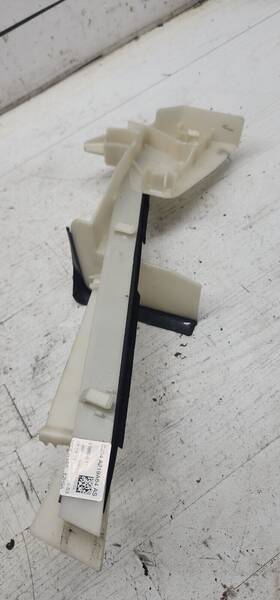 Cj54-a219a65-bk Ford 2013-2016 Escape Front Left Driver Side Door Lock Latch Shield Bracket Oem