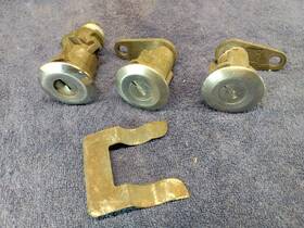 D2ab-6521970-aa Ford 1972 Lot Of Oem Doors / Trunk Lock Cylinders No Keys