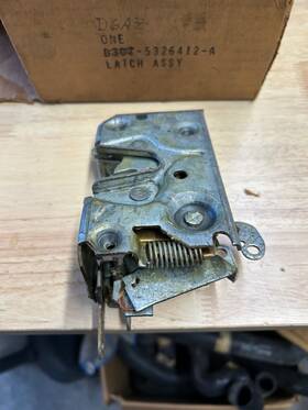 D3oz-5326412-a Ford Nos 1973 1974 1975 1976 Torino Rear Door Latch Rh