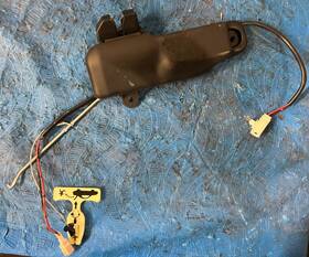 F7c6-54432a30 Ford 1998-2003 Escort Trunk Lock Latch Actuator With Cover Oem B3