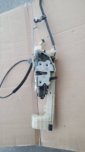 Fl3415219a64da Ford 2015-2022 Oem Front Right Door Lock Actuator