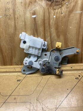 Hc3b-99431f94-cb Ford Motor Company Dla1544 Oem Tailgate Lock Actuator For F-150 2019