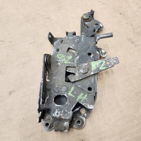 20067167 General Motors 78-82 C3 Corvette Left Door Latch Assembly Lock Mechanism Drivers Side Oem Gm