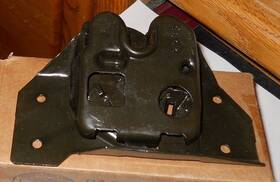20619618 General Motors Nos 1986-91 Chevrolet Camaro Pontiac Firebird Lift Window Compartment Lock