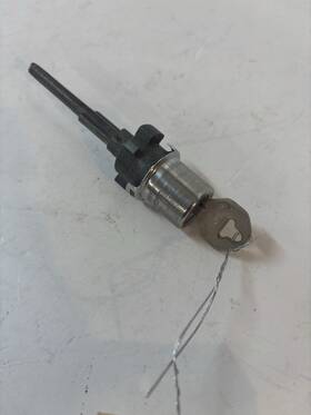 3700318 General Motors Oem Gm 1960 1961 1962 1963 1964 1965 1966 Chevy Gmc Truck Single Door Lock Key