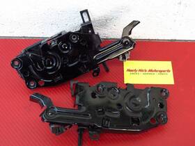 4960754 General Motors 70-81 Camaro Firebird Trans Am Door Latch Set Driver And Passenger Side Pair Gm