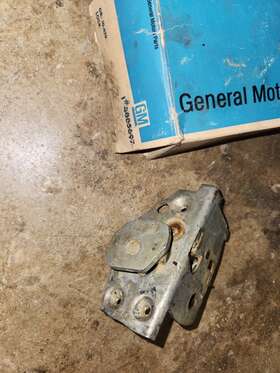 4885697 Gm 7670397 1963 64 65 66 67 Nos Chevy Nova Lh Front Door Lock Assembly