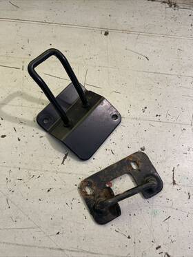 84076248 Gm 1998-2014 Chevy Express Van Rear Door Striker Plate Gmc Savana Oem Upper Lower