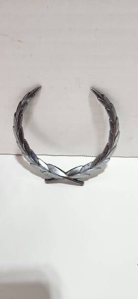 9834650 Gm 1971-78 Cadillac Oem Trunk Crest Wreath Emblem