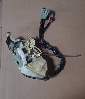 72150-sl0-a03 Honda Genuine / Acura Na1 Na2 Left Side Door Lock Latch Assy Used