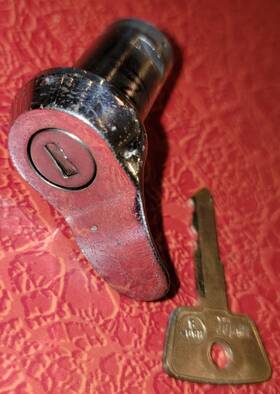 85503-538-000 Honda 85503538000 1970 1971 1972 600 Sedan An600 Trunk Lock And Key Crusty