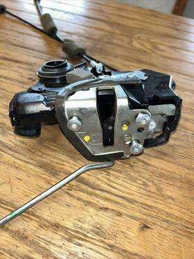 G9021014e Honda 13 14 15 Civic Ex Lx Sedan Lf Door Latch Used Oem