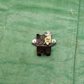 81230-f2010 Hyundai 2017-2020 Elantra Rear Trunk Latch Lock Actuator Oem