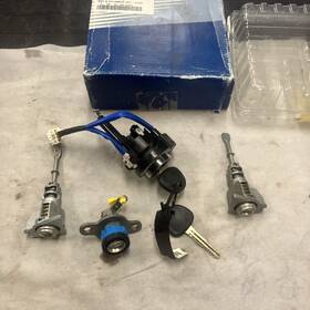 81905-3x010 Hyundai 2011-2016 Elantra Ignition/door/trunk Lock Cylinders With Keys New