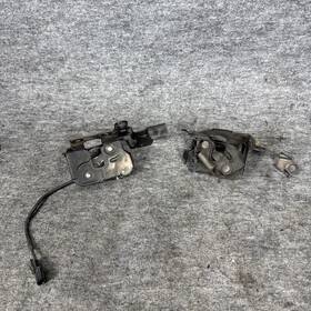 625e2-jk00a Infiniti 181.in1g11 07-15 G35/g25/g37/q40/q60 Hood Latch Bracket Pair Oem